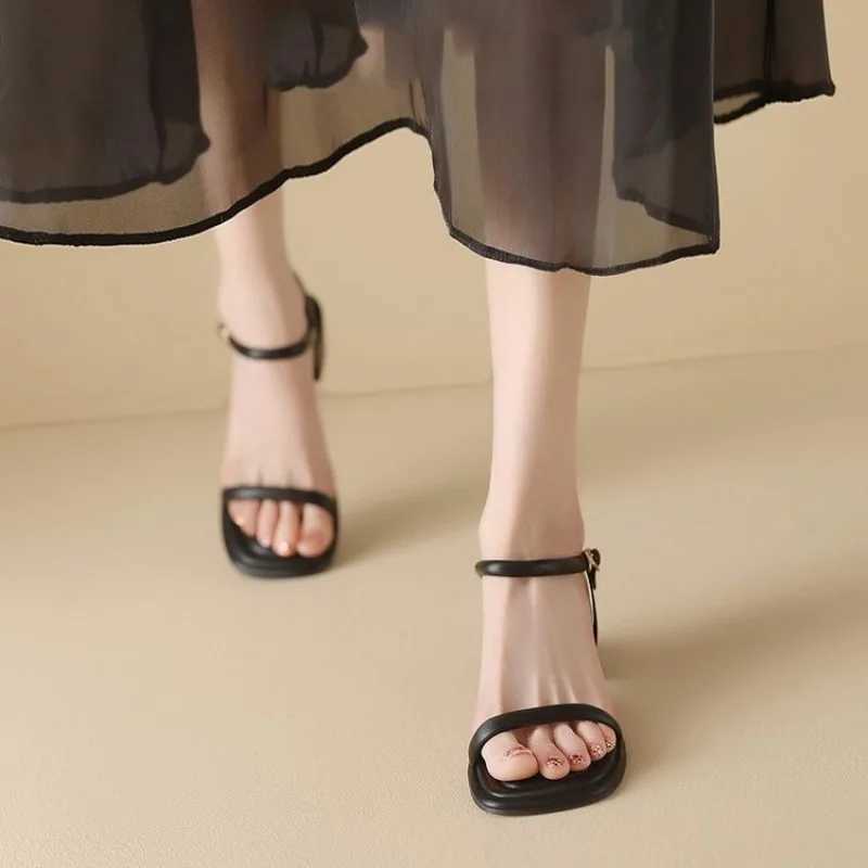 High Quality New Mid Heel Square Heel Modern Sandals Strap Adult High Quality Womens Shoes Shallow Solid Concise Womens Sandals T241227