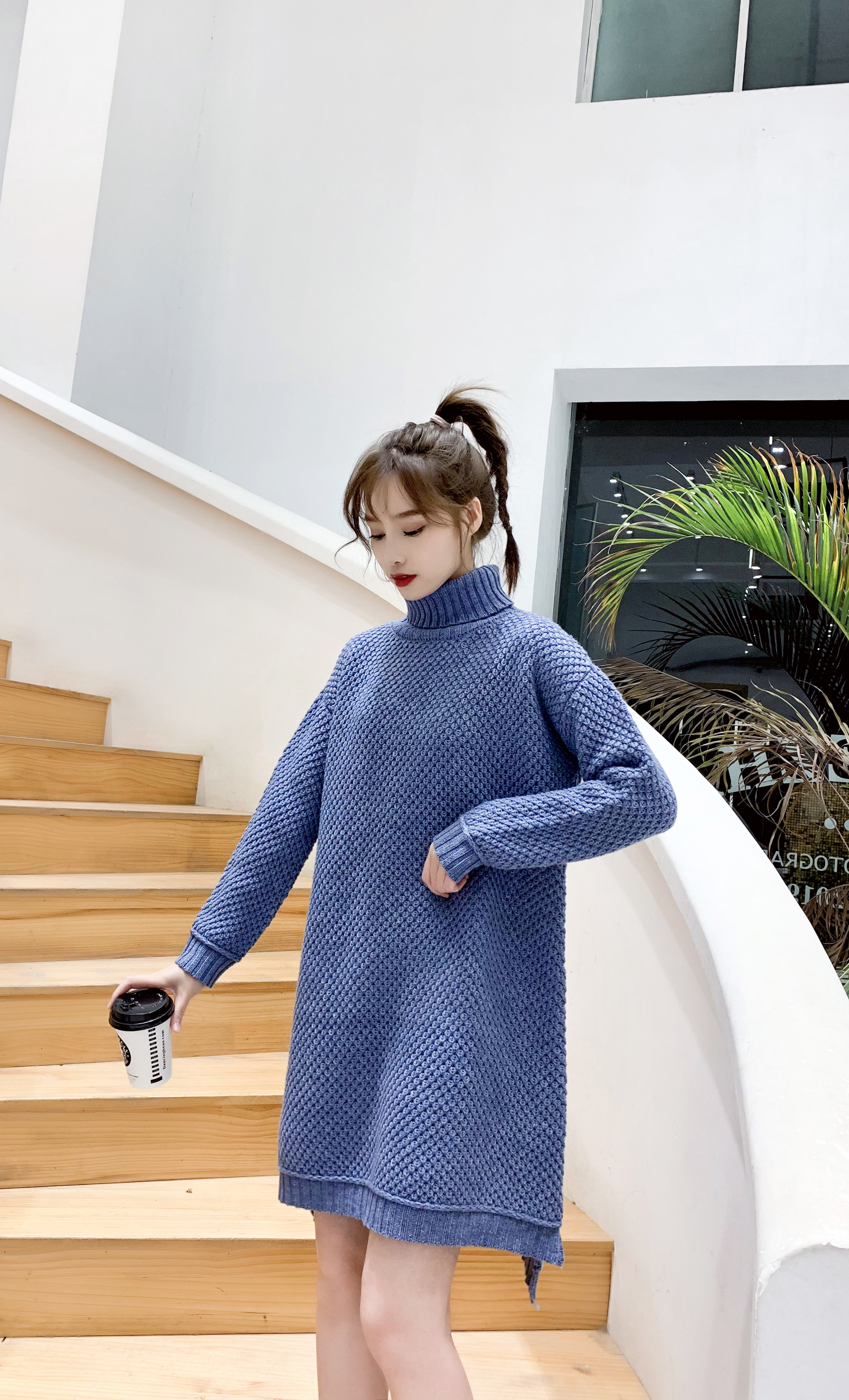Trendy Slim-Cut Wool Knit Top for Ladies - Luxurious Warmth for Autumnal Fashion