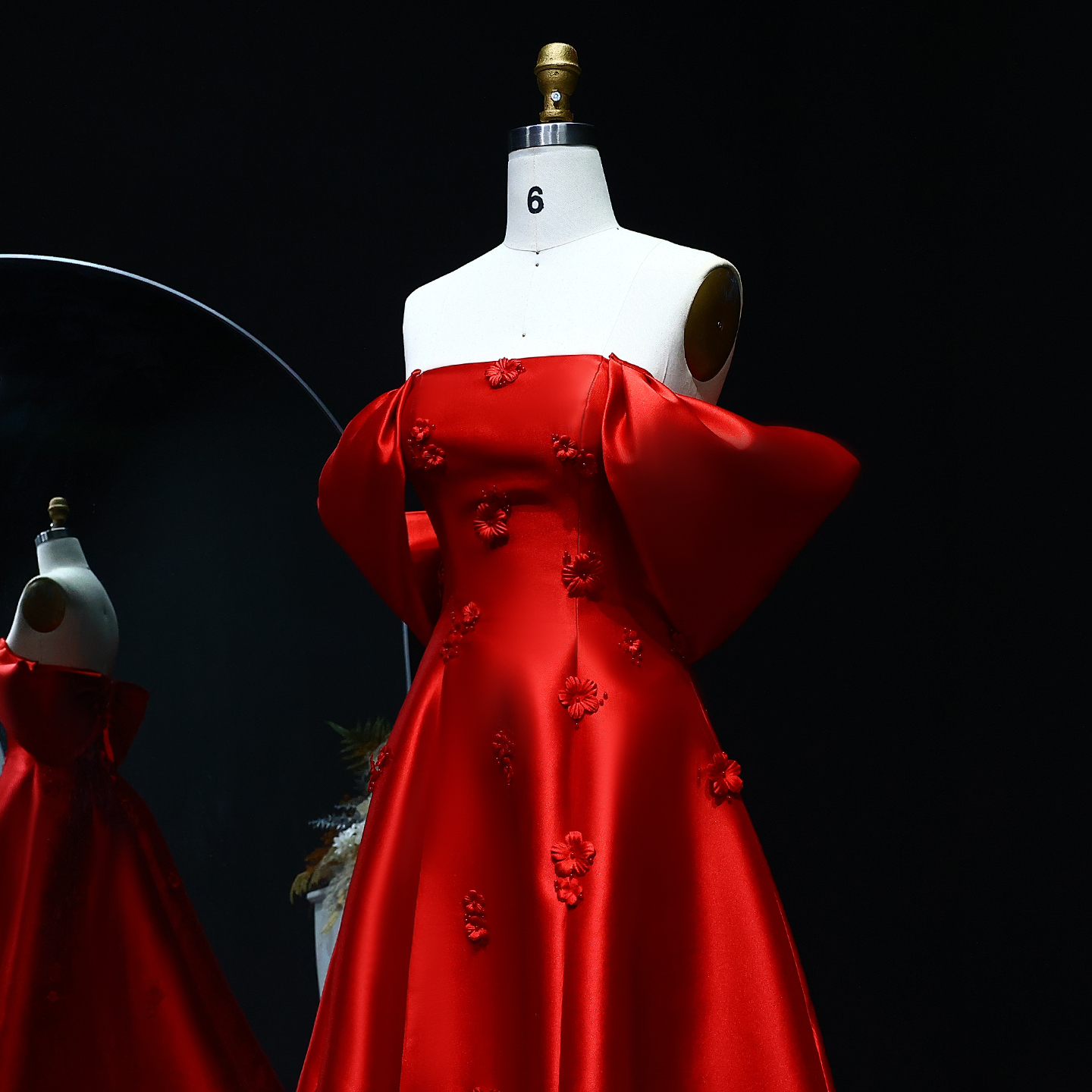 Beaded Red Prom Dresses Off The Shoulder Necke Evening Gowns Appliqued Or Length Satin Special Ocn Formal Wear