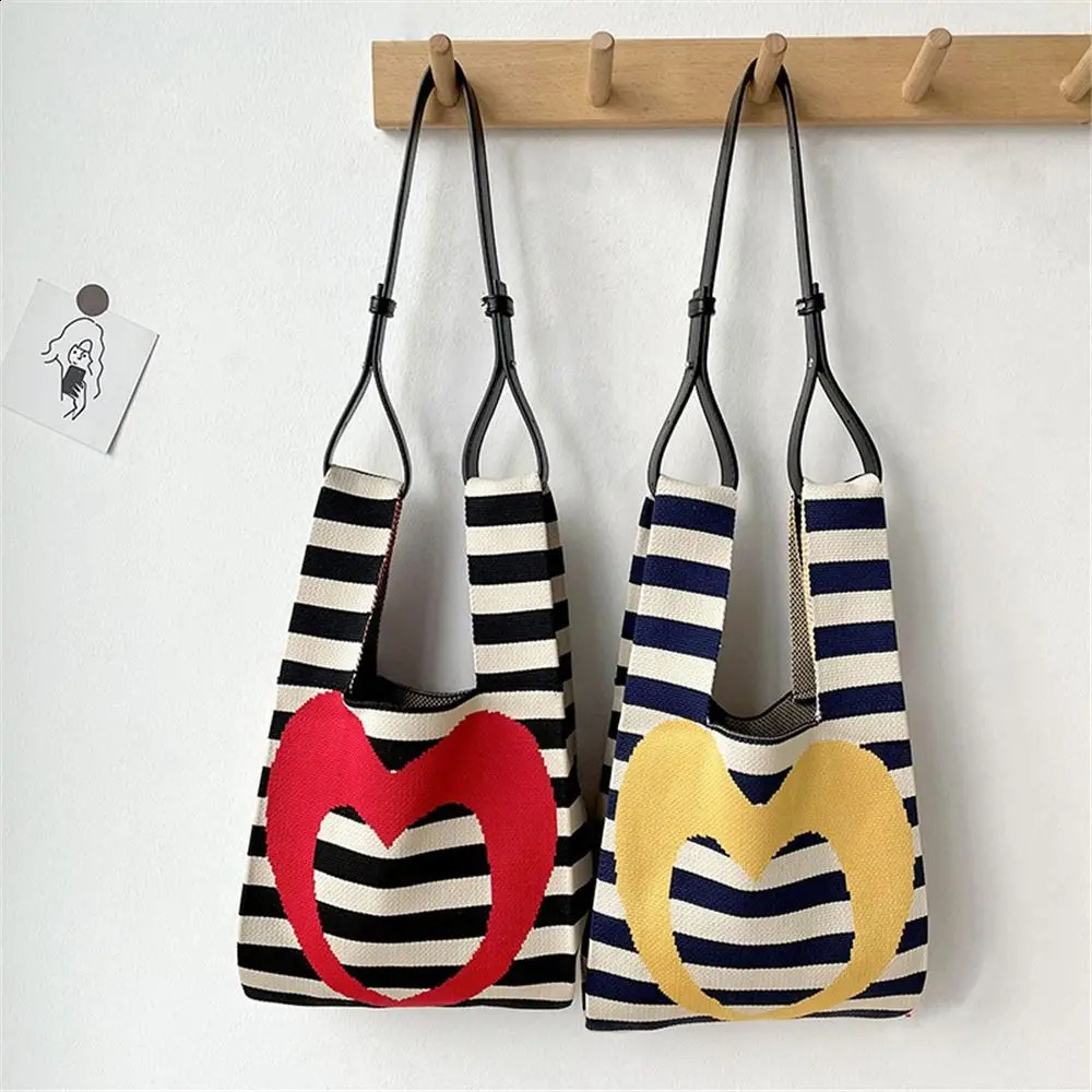 Love Striped Handmade Knitted Handbag Minimalist Korean Women Mini Knot Wrist Bag Tote Student Reusable Shopping Bags 241227