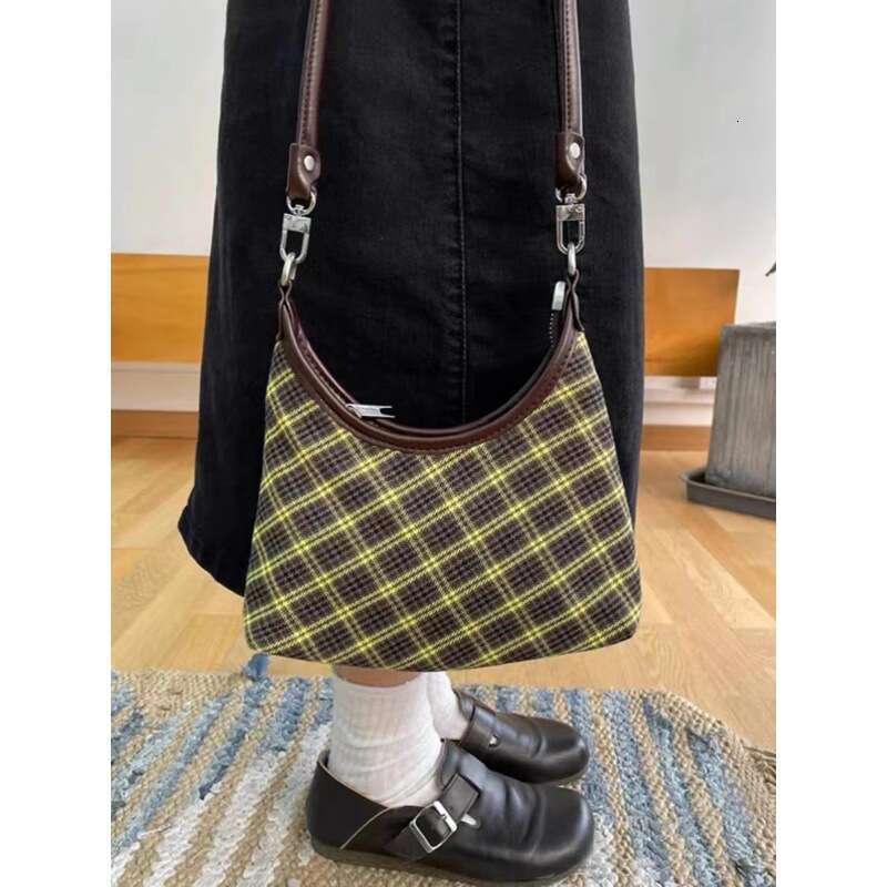 Retro Green Plaid Armpit New Versatile, Large Capacity Portable Bucket Bag, Single Shoulder Crossbody Bag