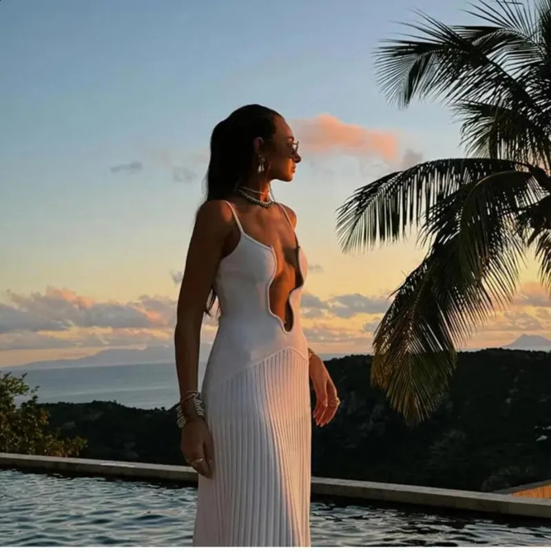 Elegant Solid Color Irregular V Neck Maxi Dress Sexy Sleeveless Backless Pleated Hem Resort Tank Top 2025 Womens Evening Dress 241220