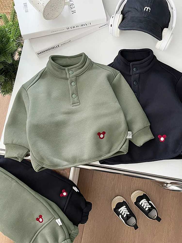 2024 Winter New Baby Boys Fleece Sweatshirt + Sweat Pants 2pcs Suit Infant Plus Velvet Thick Clothes Set Toddler Warm Outfits X241228