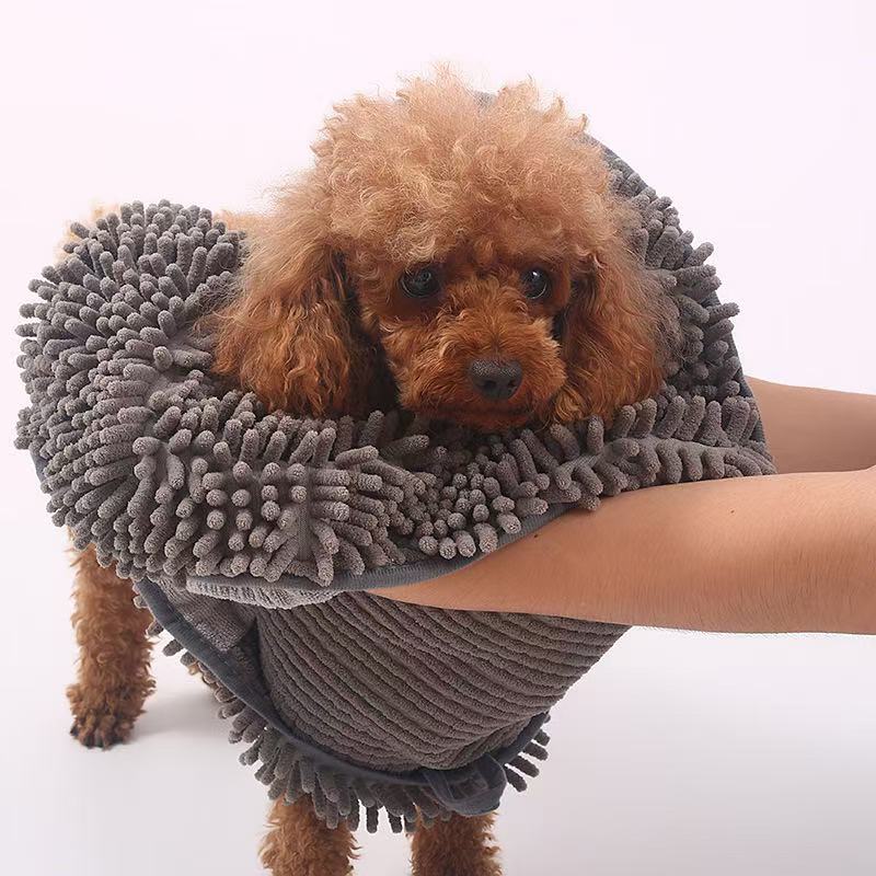 Dog drying towel transformed into dog bath pad, super soft, absorbent and quick drying, machine washable dog towel with detachable strap