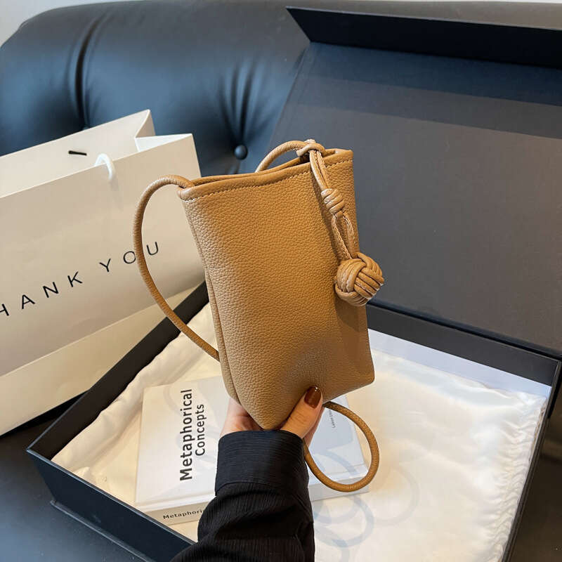 Internet Celebrity Retro Mini Women's New Minimalist Casual Mobile Phone Bag, Korean Version Versatile Single Shoulder Crossbody Bag