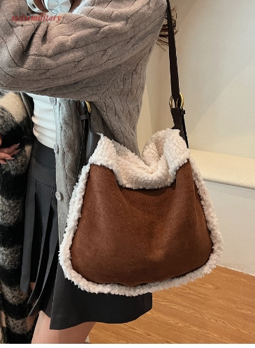 Cross border new large capacity fashionable retro fur single shoulder women's bag, high-end and versatile crossbody plush armpit bag swissmilitar