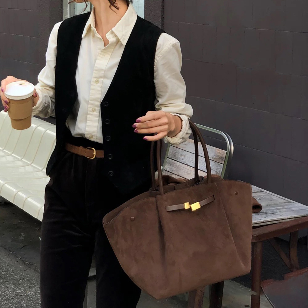 Faux Suede Dumpg European And American Fashion Wing Bag 2025 New Style Large Capacity Retro Ladies Handbag Free Initials