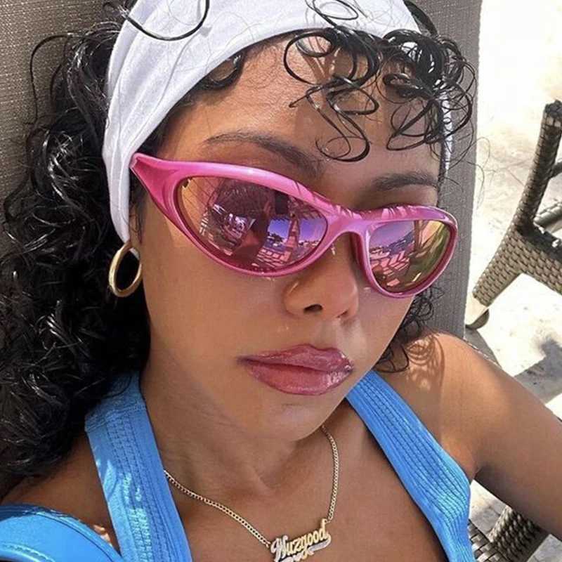 Classic Small Frame Y2k Sunglasses Women Retro Brand Oval Riding Sunglass Lady Futuristic Pink Silver Shades 2000s Sun GlassesXJ241228