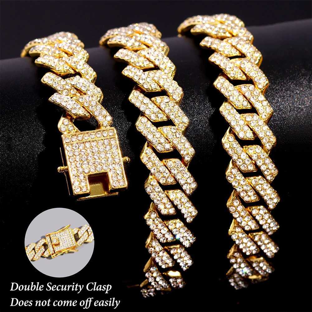 Dog Collars High Quality Dog Collar Chain Diamond Cuban Chain Gold Shining Bulldog Necklace Cat Collar Pet Accessories T250211 H250219