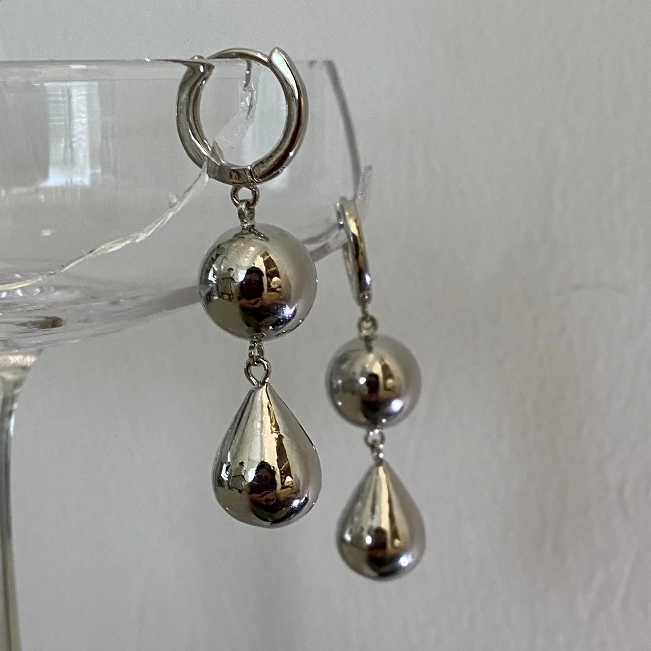 Brass Stunning Triple Ball Linked Earrings Women Jewelry Punk Party T Show Gown Runway Trendy Korean Japan Style INS 241226