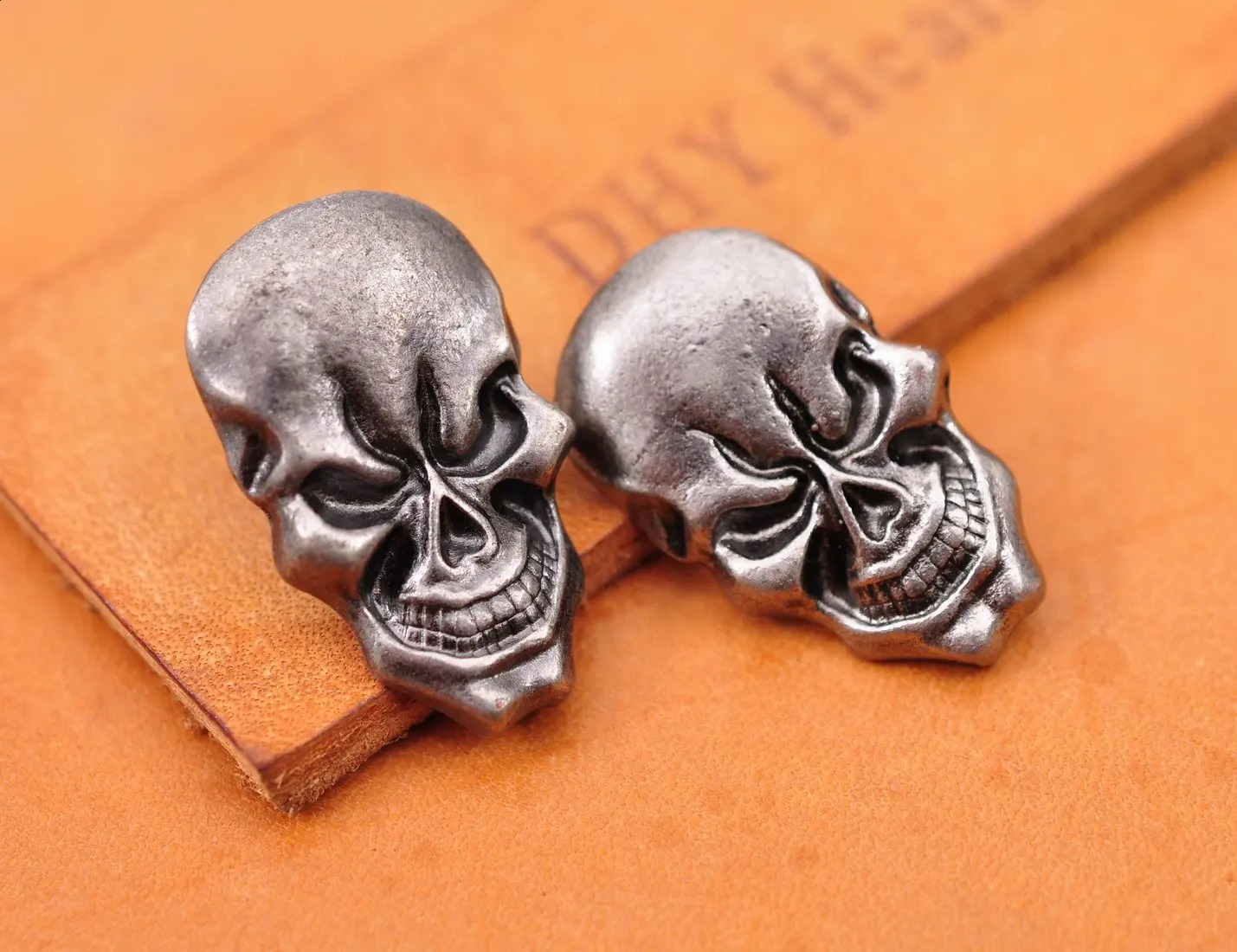 10X Heavy Antique Silver Rock Punk Motocycle Skull Skeleton Leathercraft Accessories Hardware CONCHOS Rivetback 241227