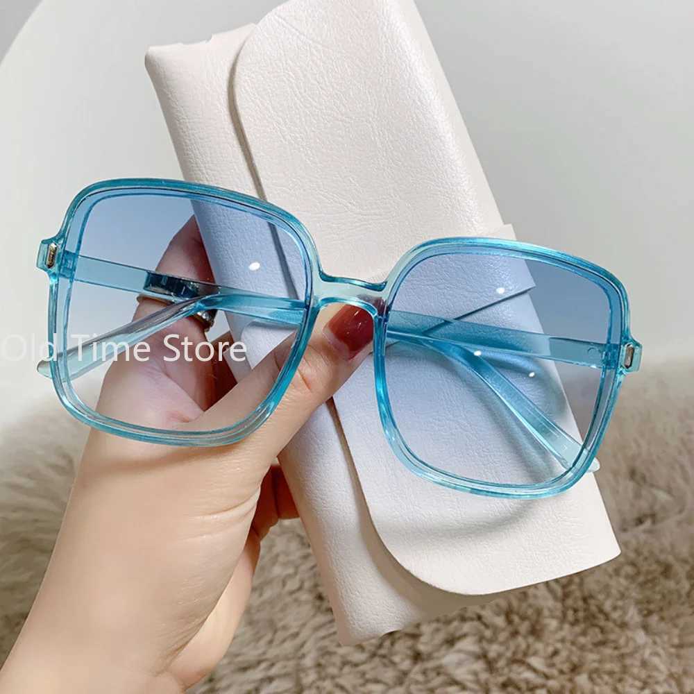 Retro Big Square Frame Sunglasses Woman Vintage Gradient Sun Glasses Female Clear Lens Black White Summer Oculos De Sol GlassesXJ241228