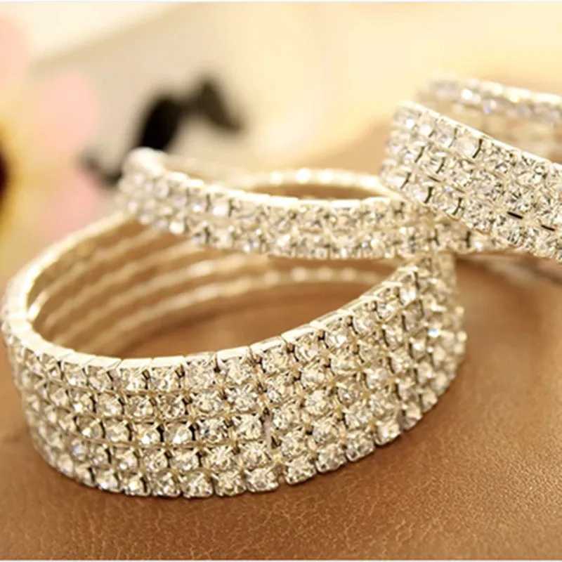 New Bling Dog Collar Cute Small Pet Collar Puppy Rhinestone Cat Dog Collars Princess Pet Collars Necklace Pet Products M241228