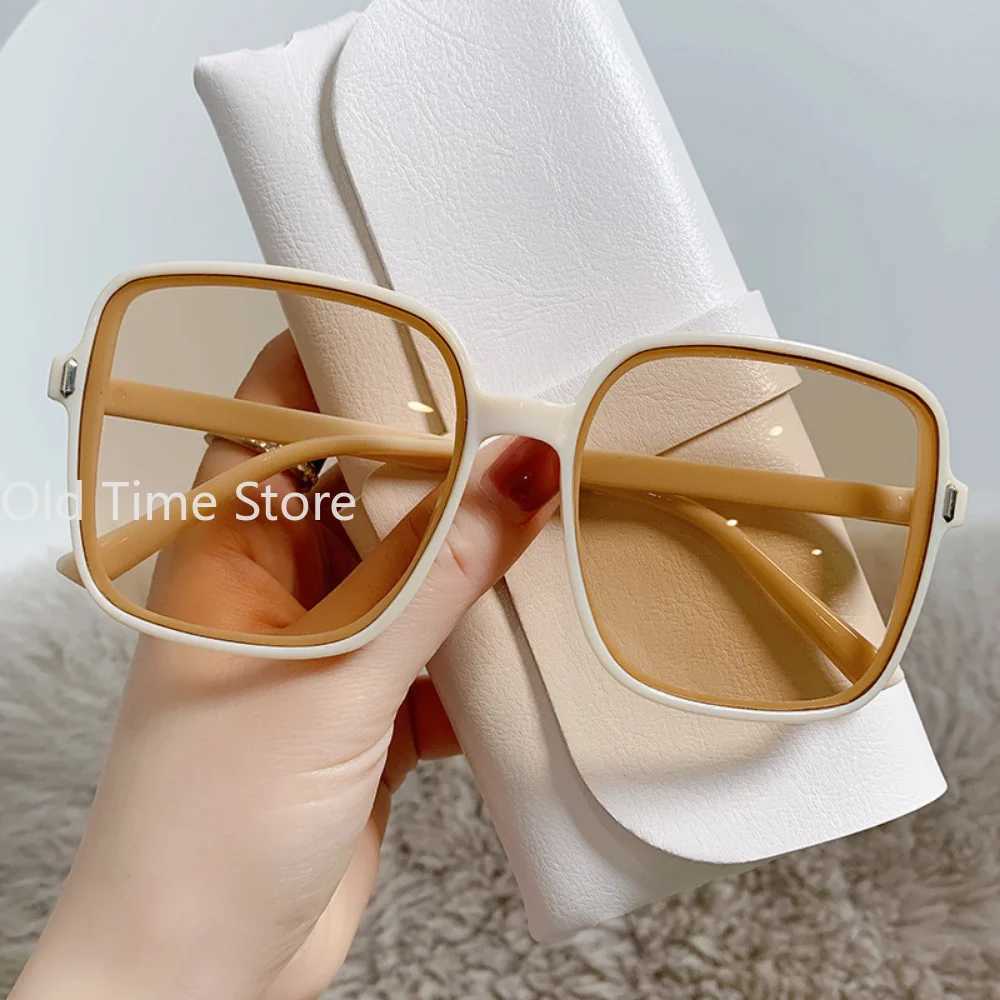 Retro Big Square Frame Sunglasses Woman Vintage Gradient Sun Glasses Female Clear Lens Black White Summer Oculos De Sol GlassesXJ241228