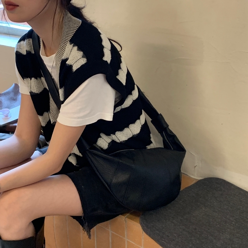 Fashion Black Dumpg Women's Crossbody 2023 New Croissant Vintage Premium Sense Waist Casual Shoulder Bag