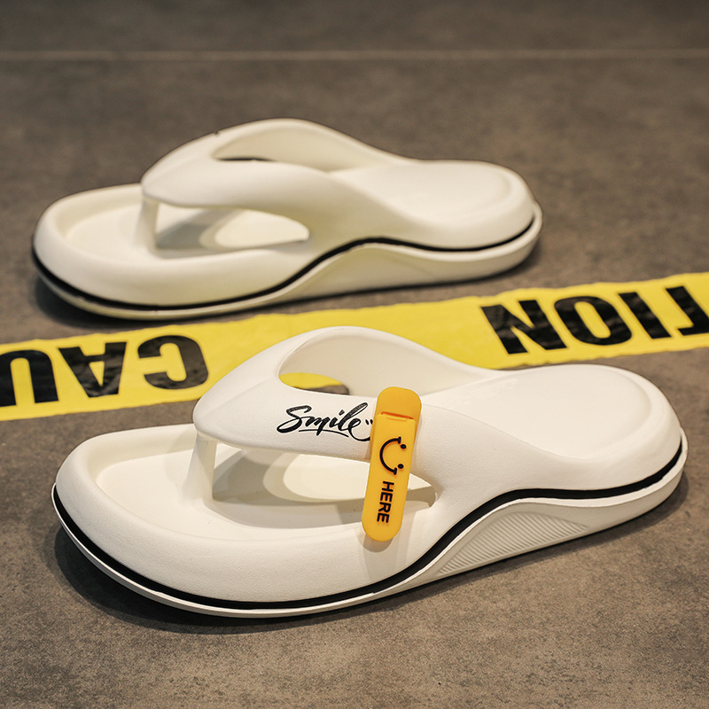 Men Slippers Flat Bottom Summer Outdoor Seaside Beach Wear Plus Size Flip-flops Versatile Triple Black White Khaki Free shipping
