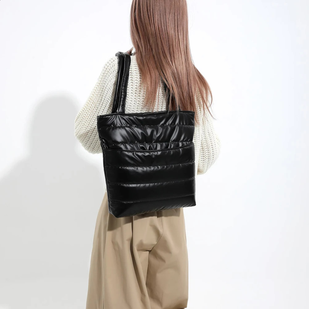 Women Quilted Shoulder Bag Large Capacity Top Handle Bag Versatile Lightweight Handbag Winter Dating Bag 241228