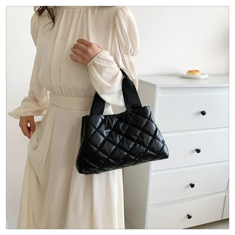 European Style Glossy Cotton Clothing Bag Fashion Embroidery Thread Rhombus Space Cotton Bubble Womens Bag Shoulder Handbag 241227