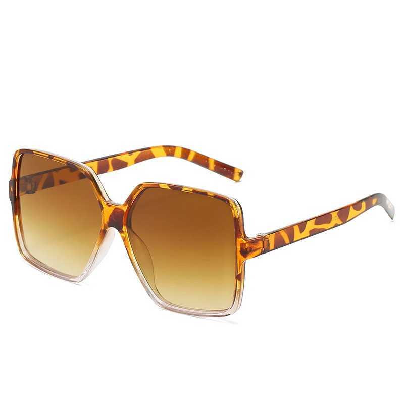 Fashion Women Oversize Sunglasses Gradient Plastic Brand Designer Female Sun Glasses Uv400XJ241228
