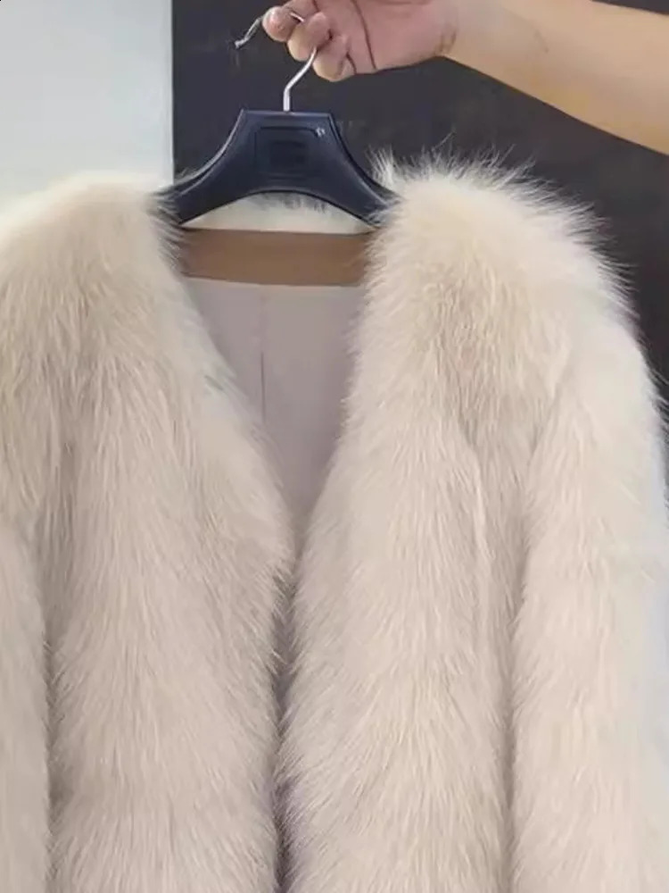 LRGQ Fashion Faux Fur Jacket For Women Vneck Loose Long Sleeves Plush Thick Coat Winter 2024 19ZZ1670 241223