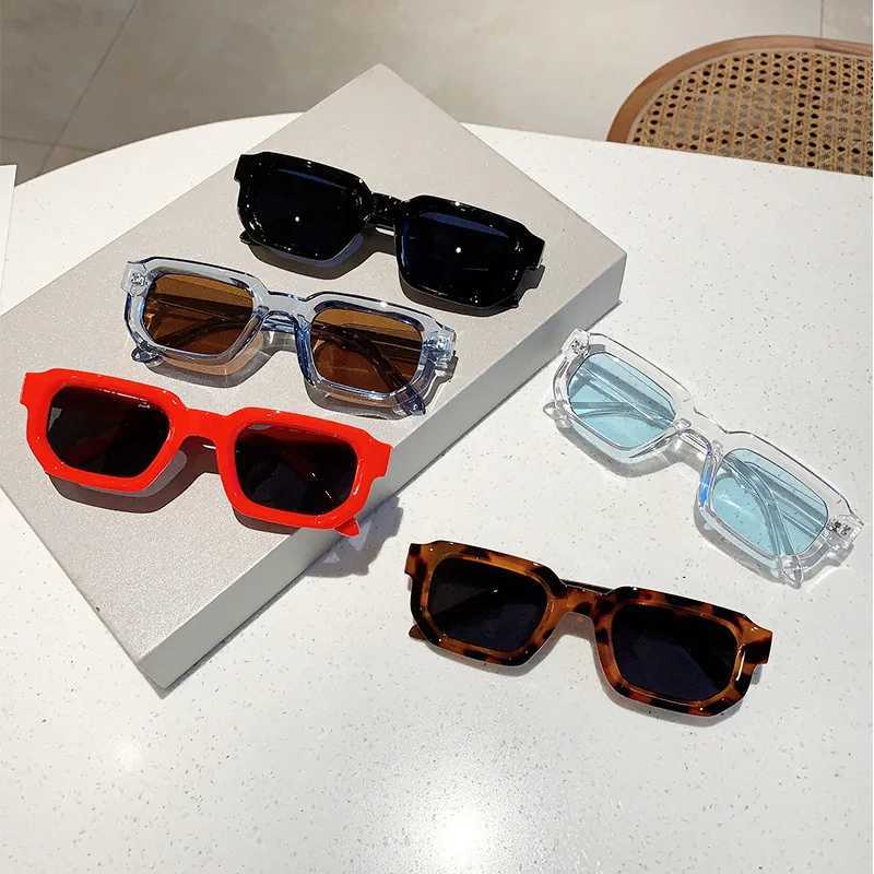 Retro rectangular frame sunglasses 2024 womens fashionable retro sunglasses luxury brand design UV400 sunshade glasses womens glasses W241228