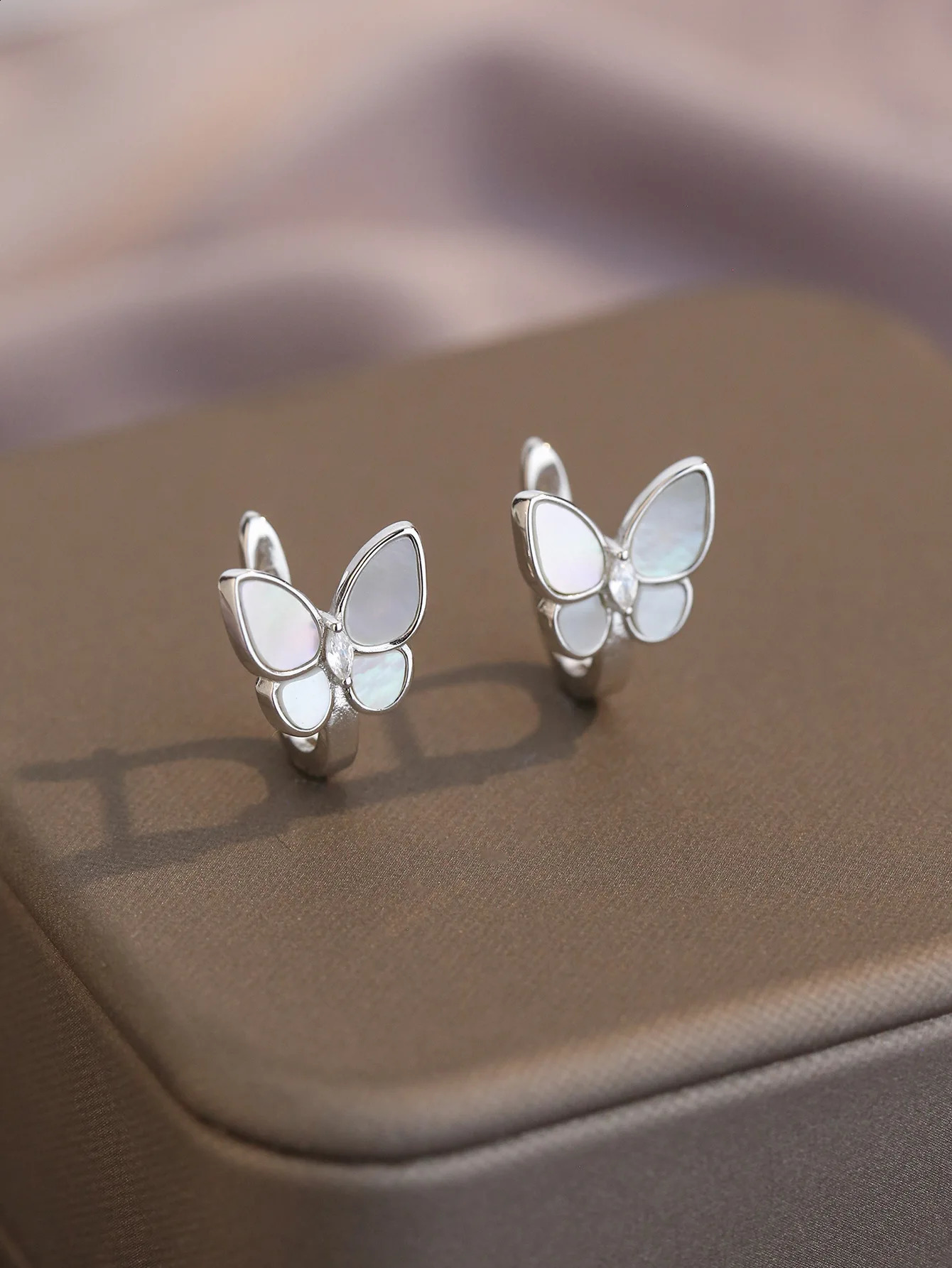 Japan and South Korea S925 Pure Silver White Butterfly Dropper Earrings Fashion Versatile and Elegant Earrings 241226