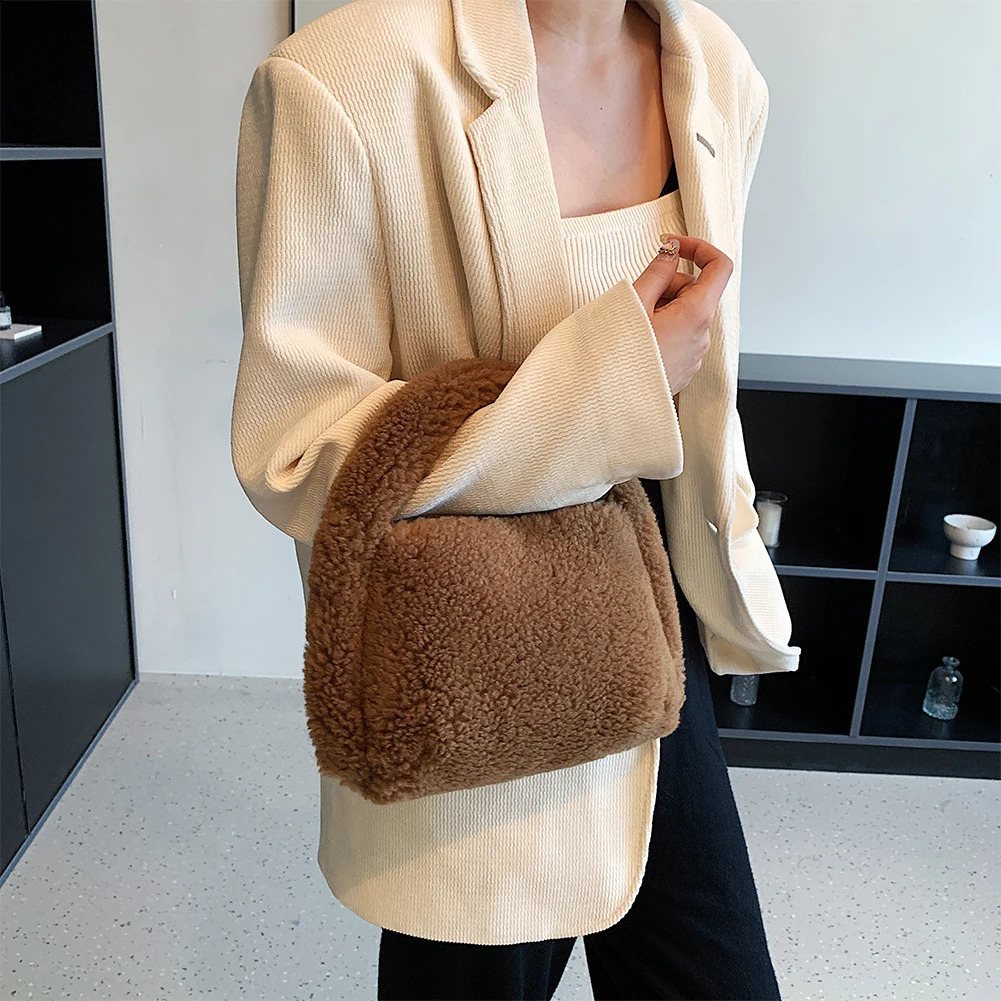 Women Plush Tote Handbag Fashion Furry Satchel Bag Casual Fuzzy Top Handle Bag Versatile Soft Handbag 241228