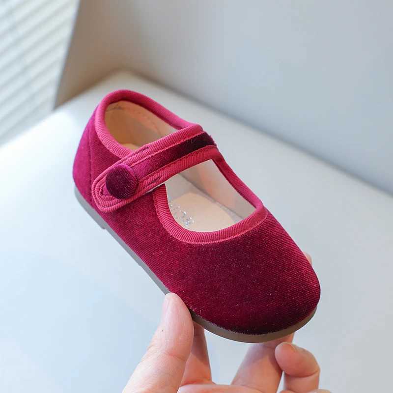 Girls suede flat shoes soft soled childrens Moccasin shoes Japanese snowshoes solid color simple childrens casual shoes spring and autumn W241228