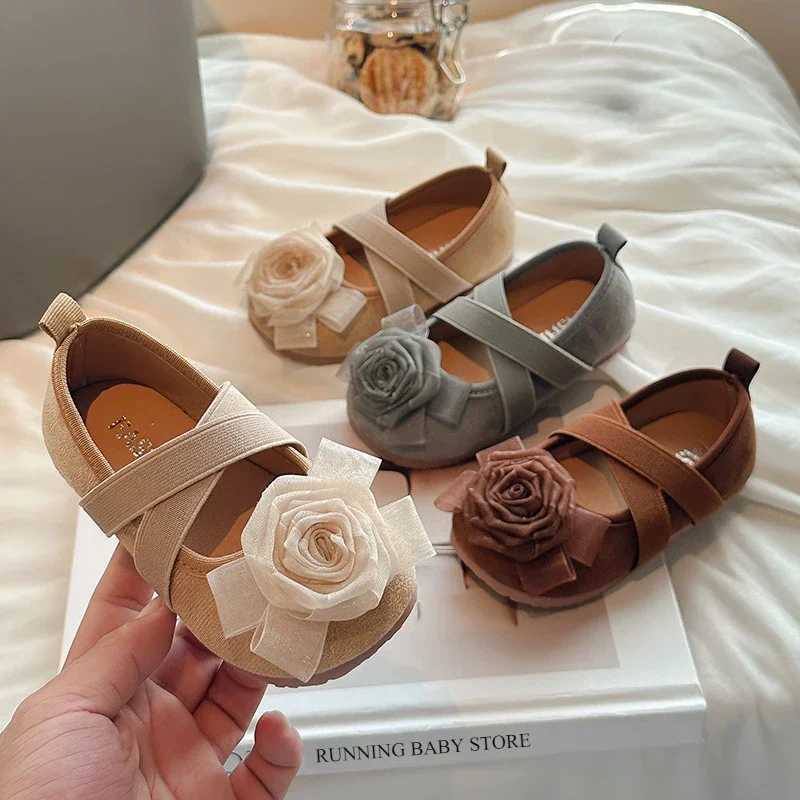 New Childrens Flower Childrens Stickers Shoes Baby Girls Shoes Preschool Fashion Flat Baby Girls Mocha Casino Princess Rose Shoes H09274 W241228