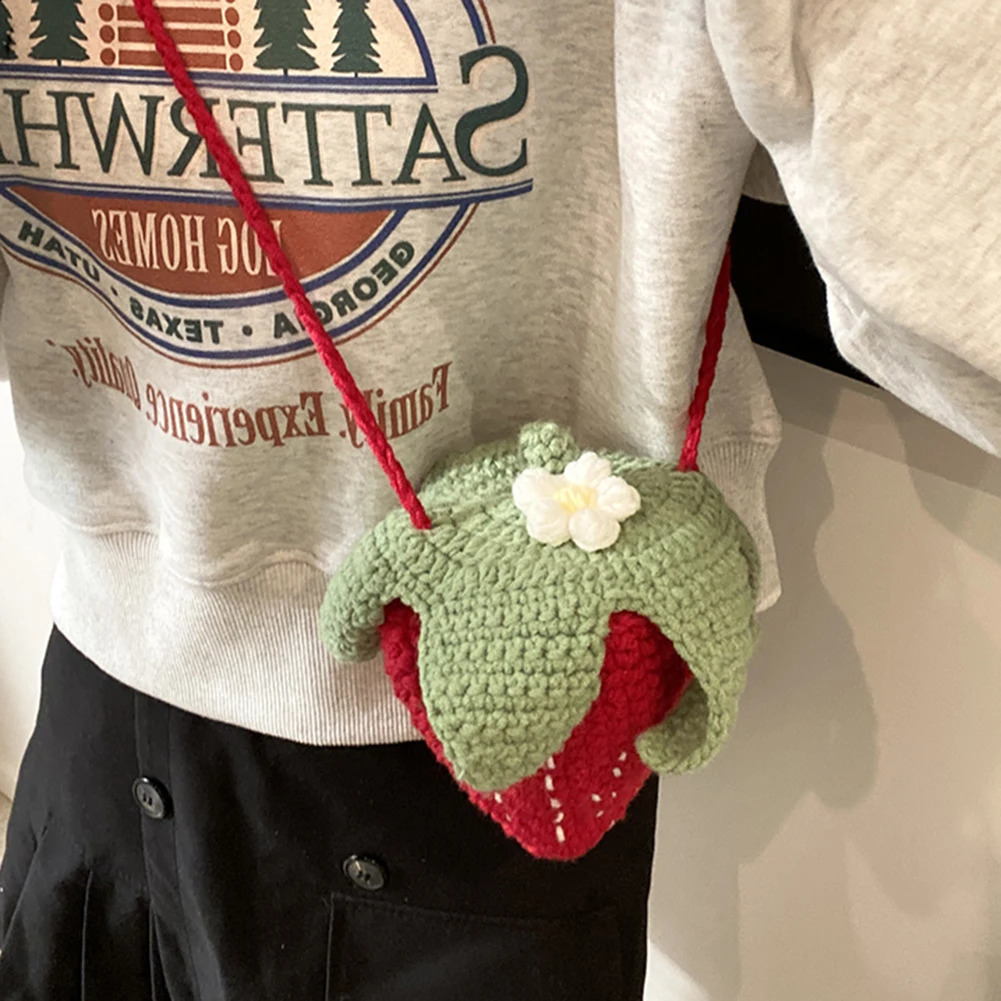 Cute Strawberry Shoulder Bag Handmade Fashion Cotton Rope Strawberry Crochet Tote Bag Knit Sling Purse for Women 241227