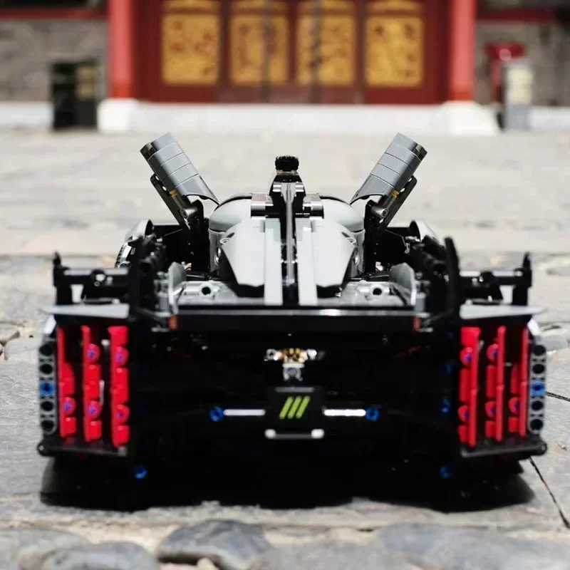 Supercar Bricks 1775pcs 9X8 24H Super Racing Car Leo Mans Building BlocksToy Hybrid Hypercar Model Kids Adult Gifts 42156 X241228