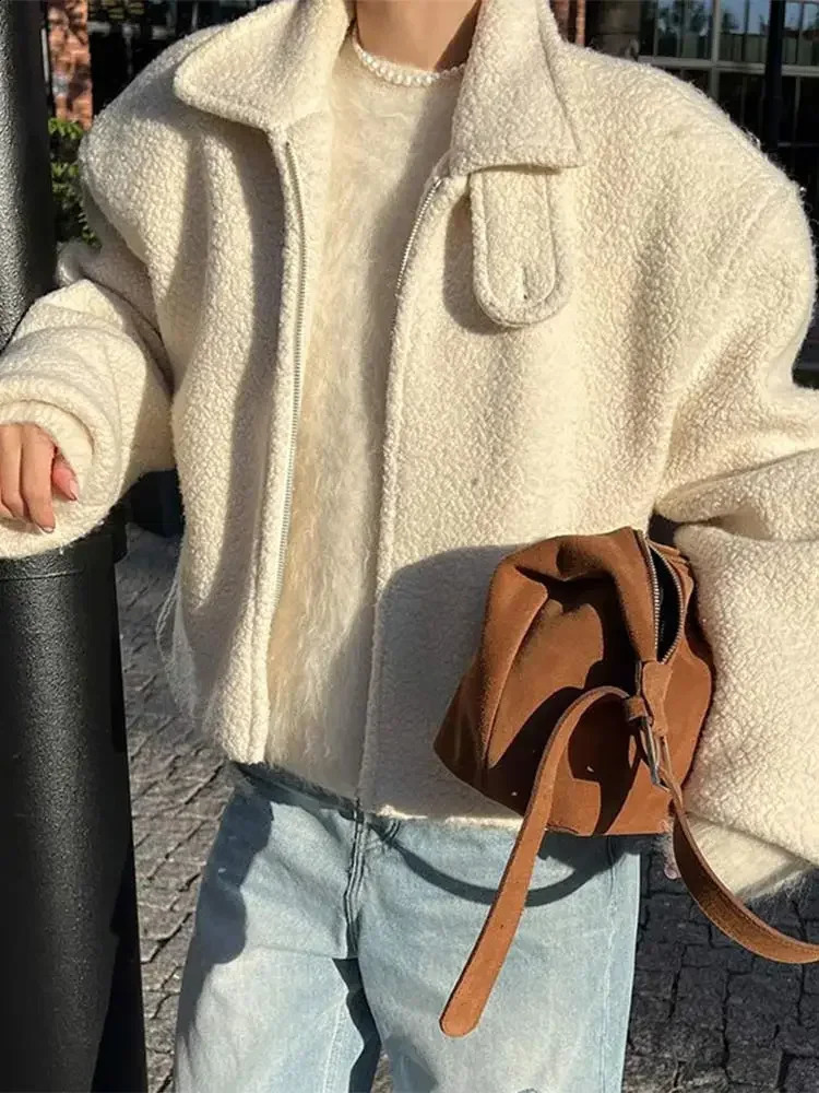 Women Fashion White Lapel Sherpa Jacket Chic Casual Long Sleeved Zipper Streetwear High Street Commute Ladies Outerwear 241227