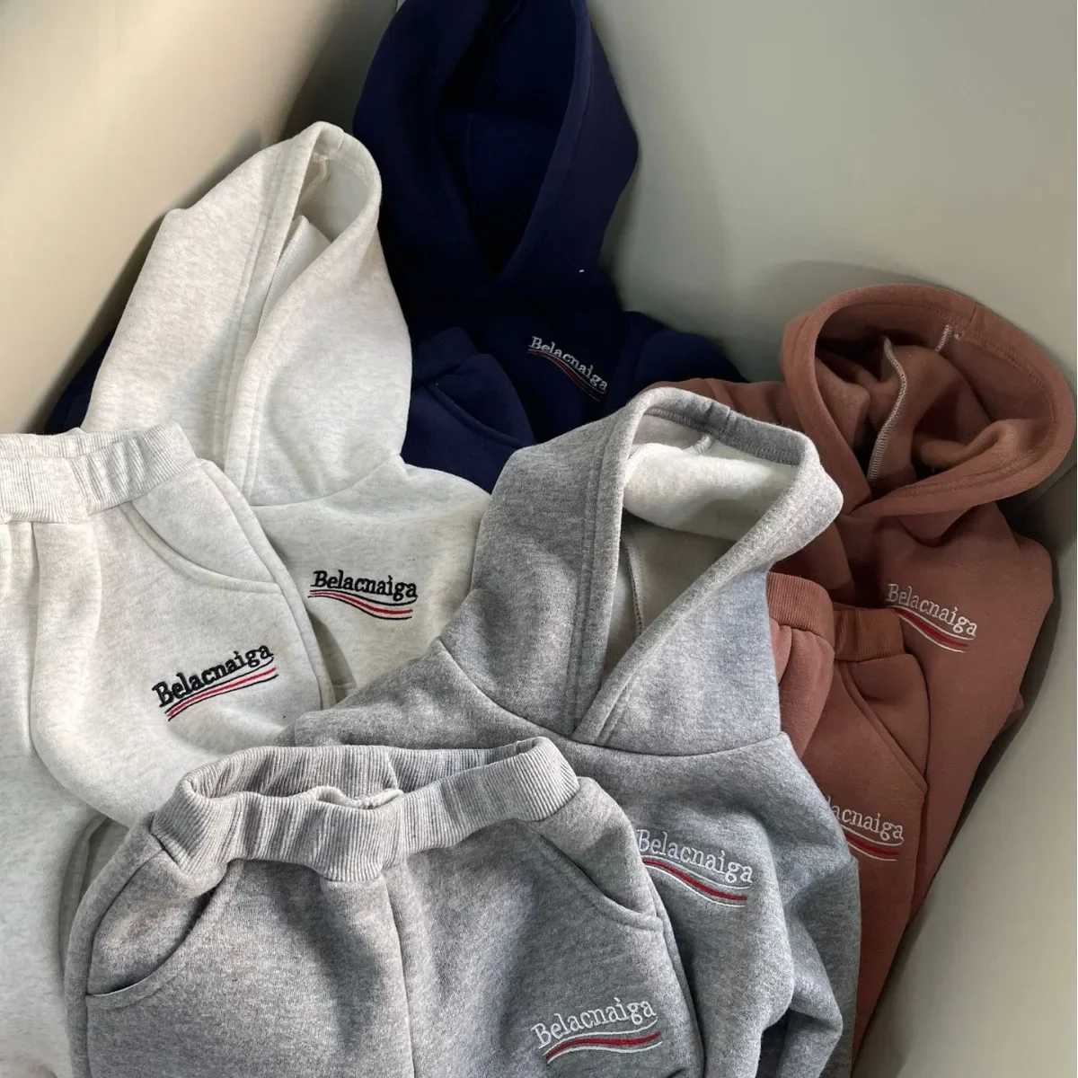 Korean Letter Babys Sets 2024 Thicken Warm Hooded Baby Sweater Pants Plush Autumn Winter Baby Clothingfor Boys Girls X241228