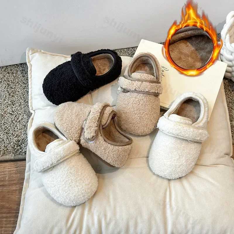 2025 New Childrens Shoes Woolen Cotton Shoes Plush Padded Boys Girls Casual Shoes Brown Flat Warm Kids Baby Soft Cotton Shoe W241228