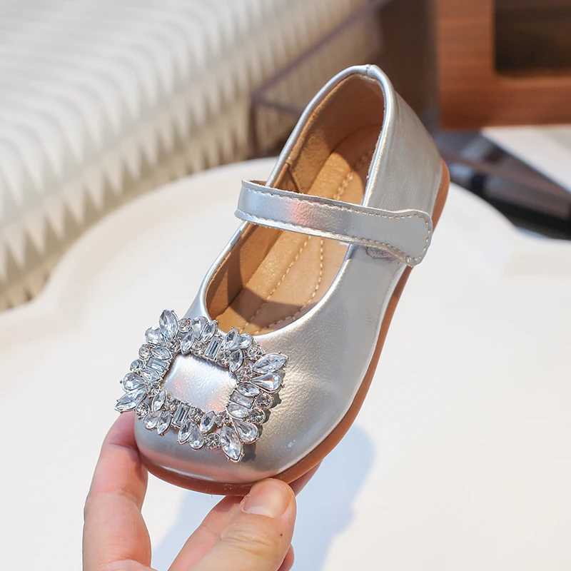 Deluxe Crystal Square Buckle Ballet Apartment suitable for children and girls silver leather Mary Jens childrens brand design elegant dress shoes W241