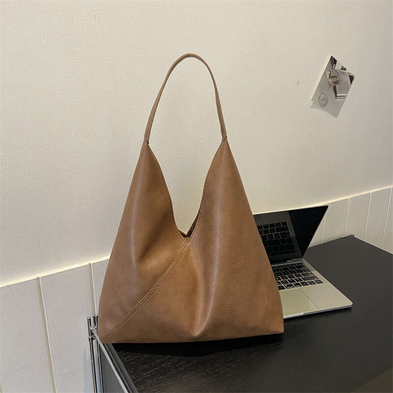 Soft Leather Retro Women's New Fashionable Large Capacity Single Shoulder Armpit Bag, Casual Versatile Commuting Tote Bag