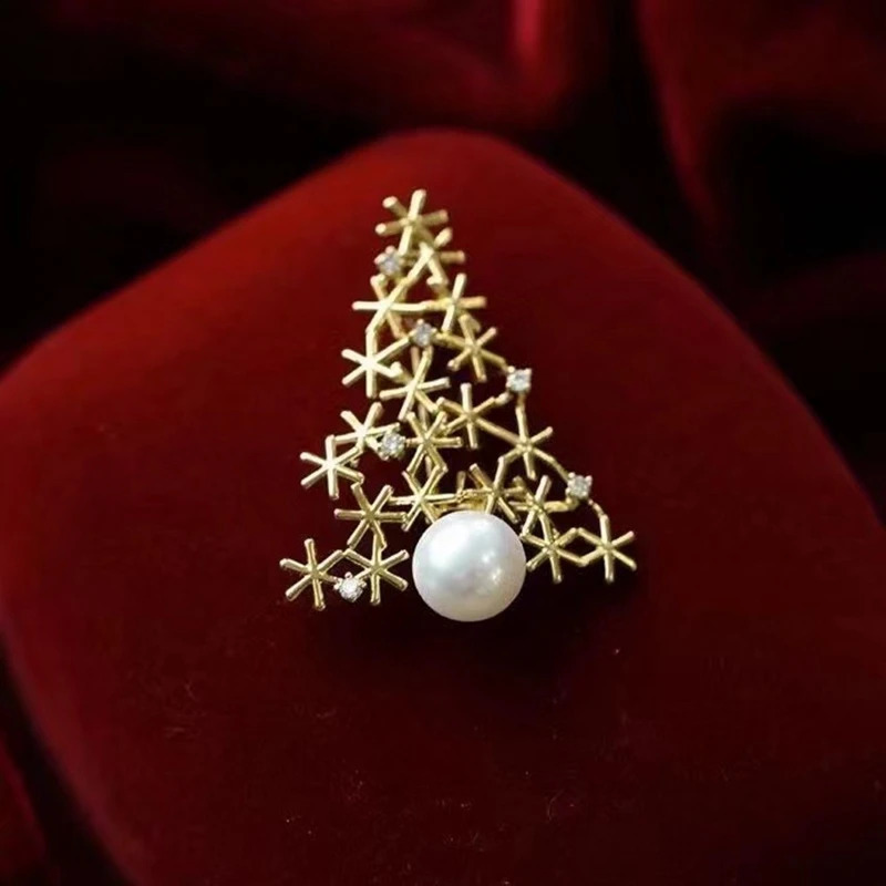 Golden Christmas Tree Snowflake Zirconia Inlaid in Snow Tree Natural Freshwater Pearl Brooch Exquisite Women Christmas Gift 241227