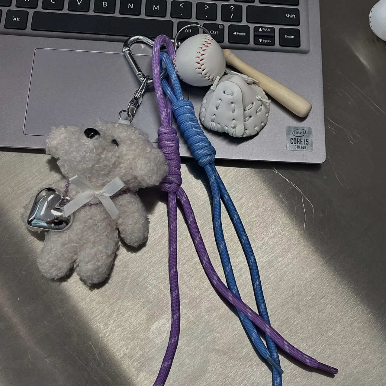 Chain with baseball Plush dog Original ed Key Decor Sporty Style Bag Pendant Casual Cool Trendy Fashion Accessories Keys 241227