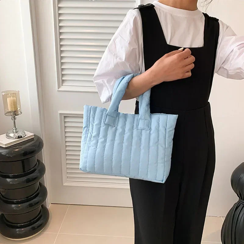 Ladies Solid Color Cotton Padded Bag Quilted Top-handle Bag Simple Messenger Bag Casual Large Capacity Female Handbag 241228