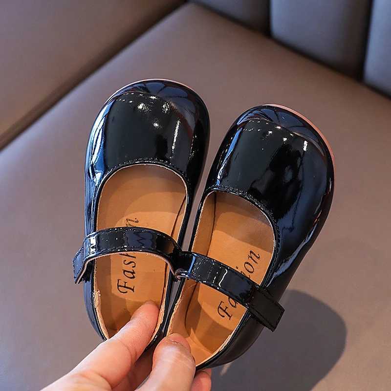 Ordinary patent leather ballet apartment baby girl solid color round toe Mary simple shoes children soft sole casual dress Zapatos red and white W2412