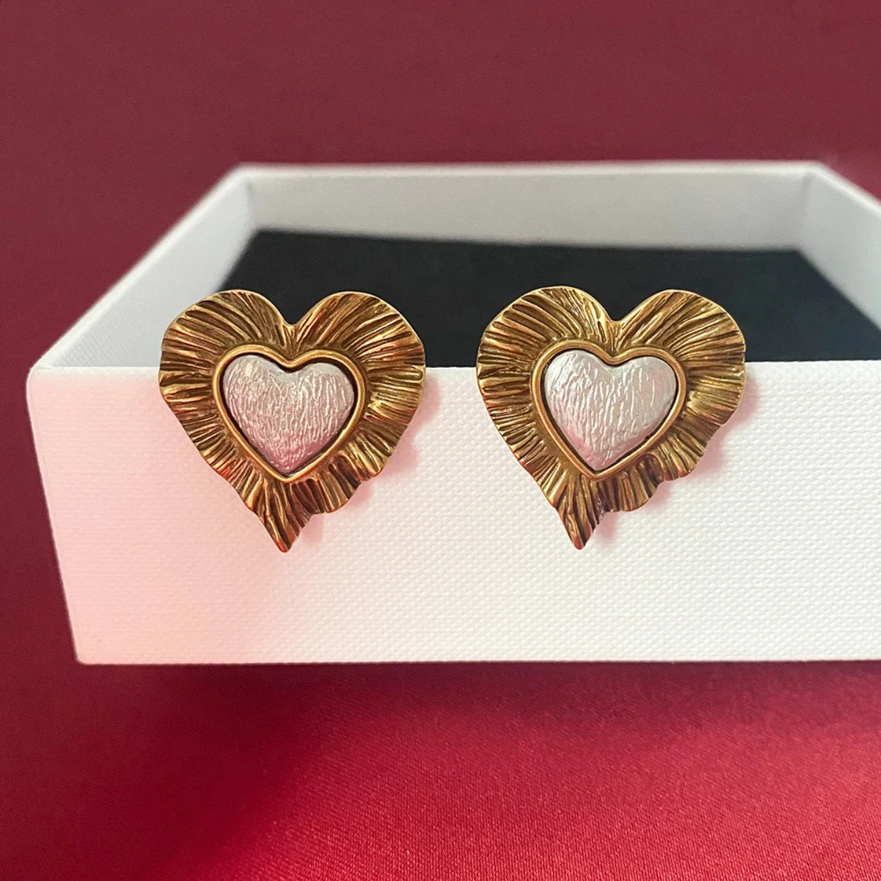 Pearl Heart Earrings Women Vintage Jewelry High Quality Runway Fashion 241226