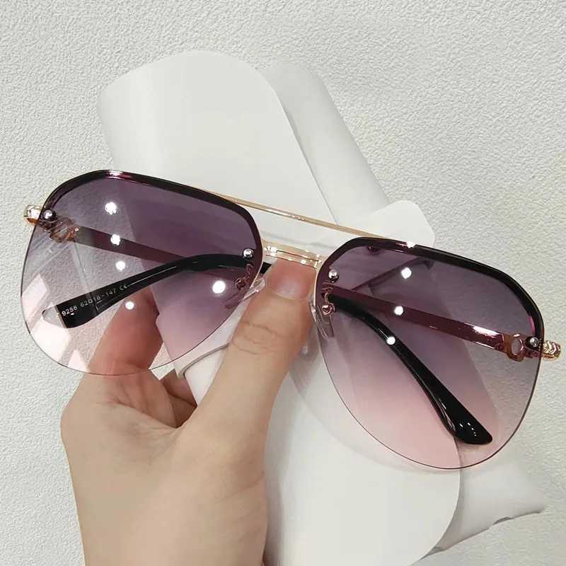 New half frame double beam sunglasses suitable for men and women with luxury driving sunscreen and toad sunglasses W241228