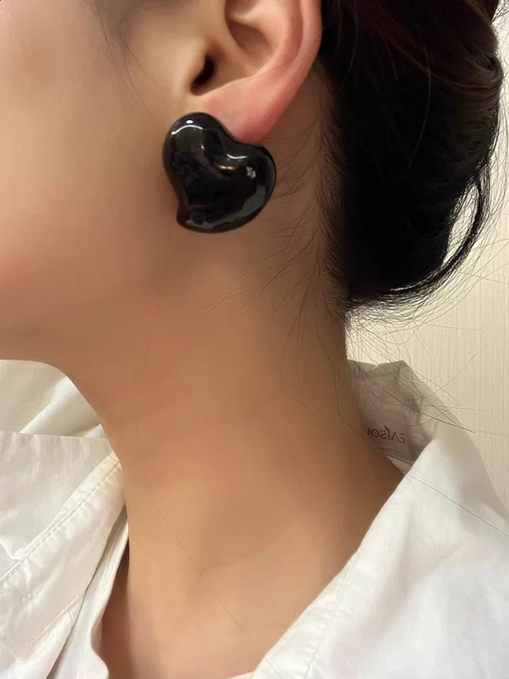 Brass Big Size Heart Enamel Stud Earrings Women Jewelry Punk Party T Show Gown Runway Trendy Korean Japan Israel Style INS 241226