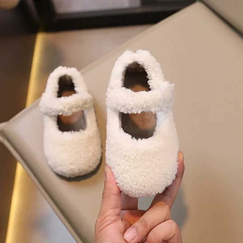 Winter New Children Flat Shoes Fur Cover Toe Light Warm Kids Casual Shoe 2024 Plush Warm Non-slip Leisure Comfy Boys Girls Shoe W241228