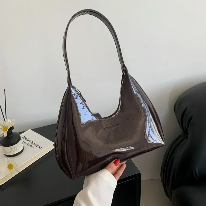 Trendy ner Solid Shoulder Bags for Women Handbags and Purses Fashion Patent Leather Underarm Ladies Tote 241227