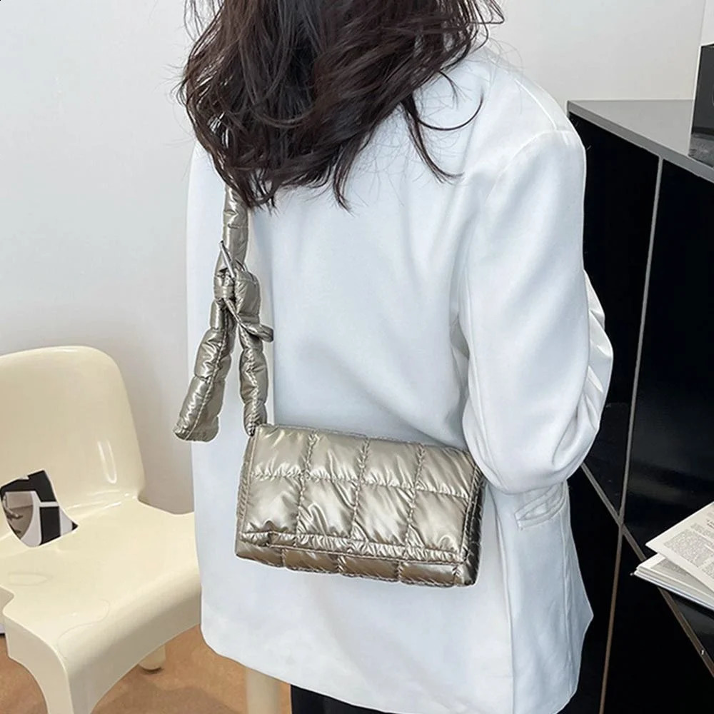 Fashion Tote Bag Winter Lightweight Warm Down Cotton Padded Plaid Shoulder Bags Women Underarm Bags Puffy Handbags 241227