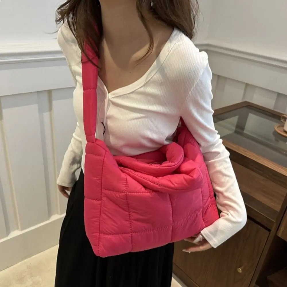 Casual Nylon Space Cotton Handbag Solid Color Padded Cloud Tote Bag Commute Square Puffy Shoulder Bag Ladies 241227