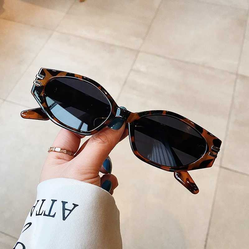 Vintege Square Small Sunglasses Women Men Rectangle Eyewear Brand Designer Sun Glasses Female Shades UV400 Oculos De SolXJ241228