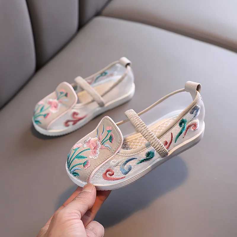 Childrens flat shoes girls breathable Hanfu shoes breathable Chinese sled cloth shoes girls performance shoes childrens shoes W241228
