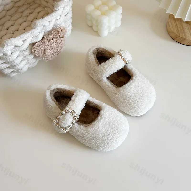 Childrens Winter Shoes 2024 New Cashmere Cotton Padded Shoes for Girls Fashion Pearl Buckle Warm Casual Shoes Plush Soft Childrens Apartment W241228